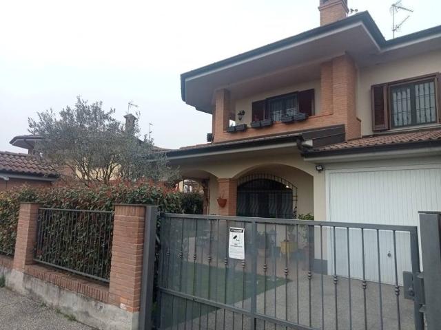 Villa Indipendente in vendita a Certosa Di Pavia, Lombardia