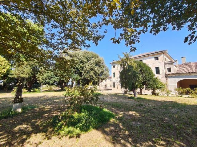 Villa Indipendente in vendita a Cervarese Santa Croce, Veneto