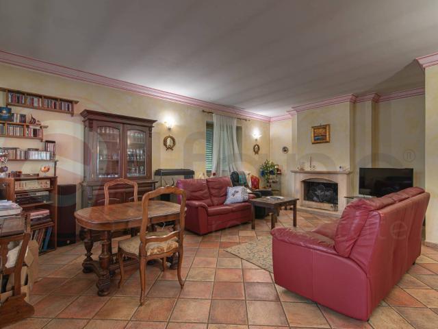 Villa Indipendente in vendita a Cervaro, Lazio