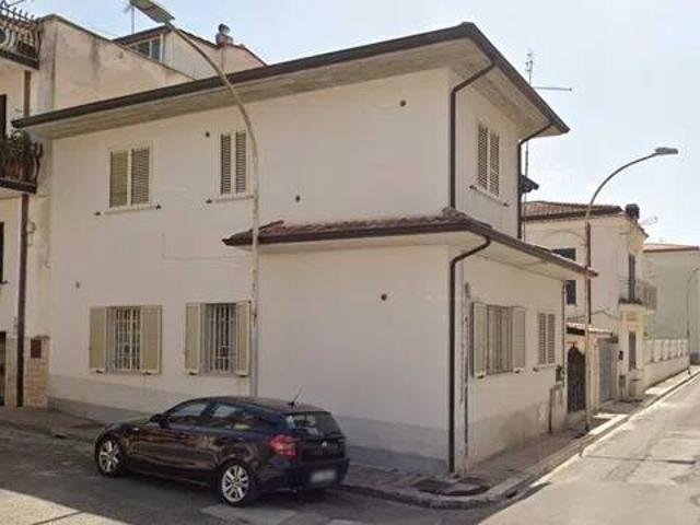 Villa Indipendente in vendita a Cervaro, Lazio