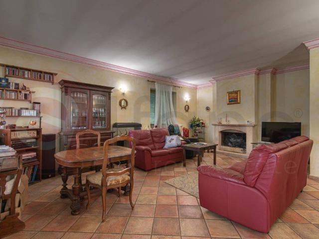 Villa Indipendente in vendita a Cervaro, Lazio
