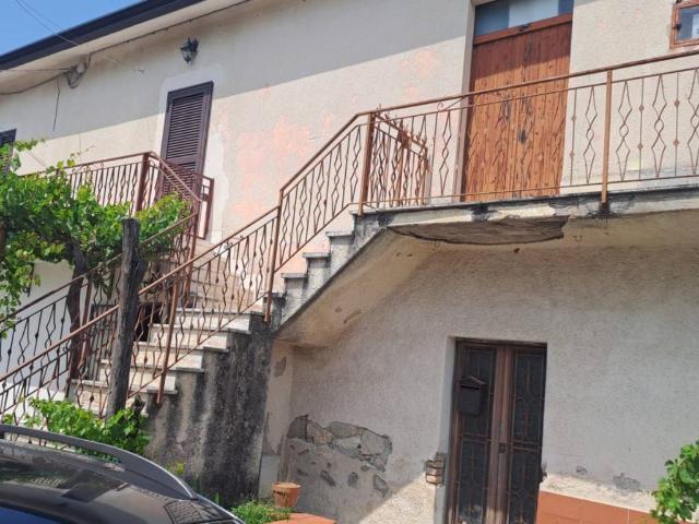 Villa Indipendente in vendita a Cervaro, Lazio