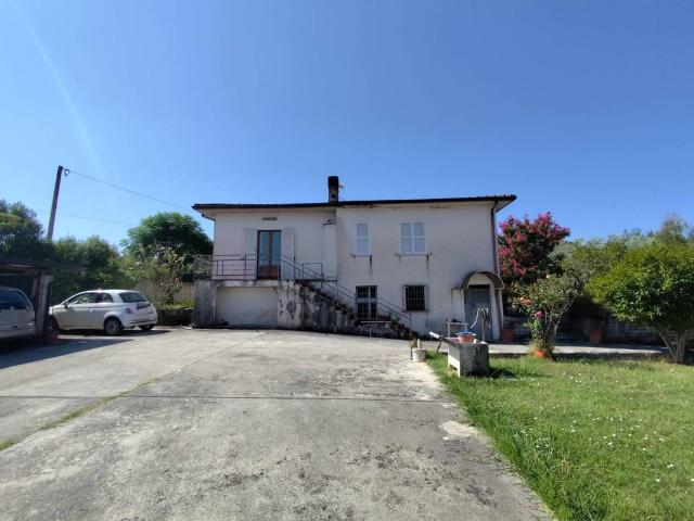 Villa Indipendente in vendita a Cervaro, Lazio