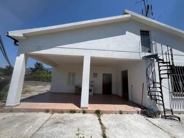 Villa Indipendente in vendita a Cervaro, Lazio