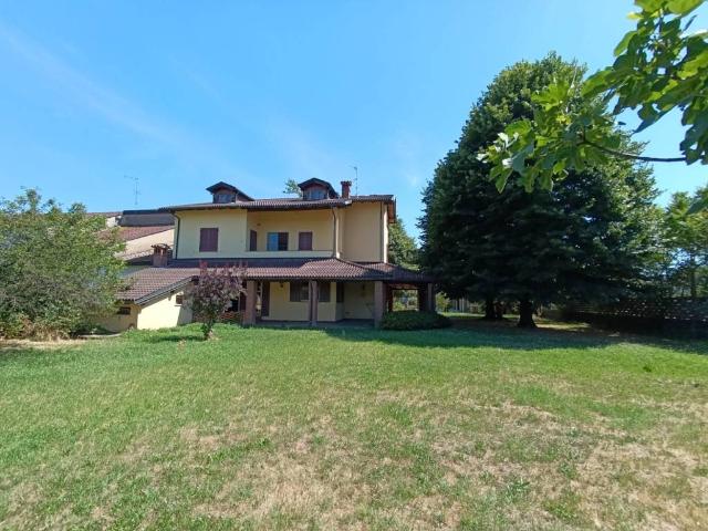 Villa Indipendente in vendita a Cervesina, Lombardia