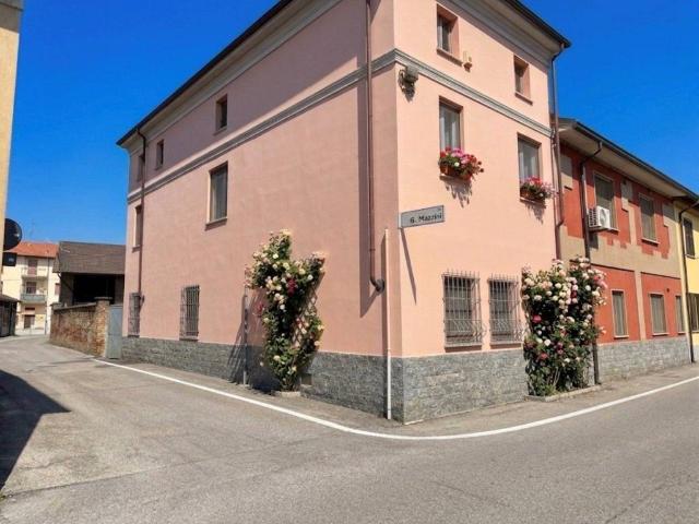 Villa Indipendente in vendita a Cervesina, Lombardia