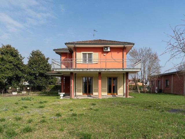 Villa Indipendente in vendita a Cervesina, Lombardia