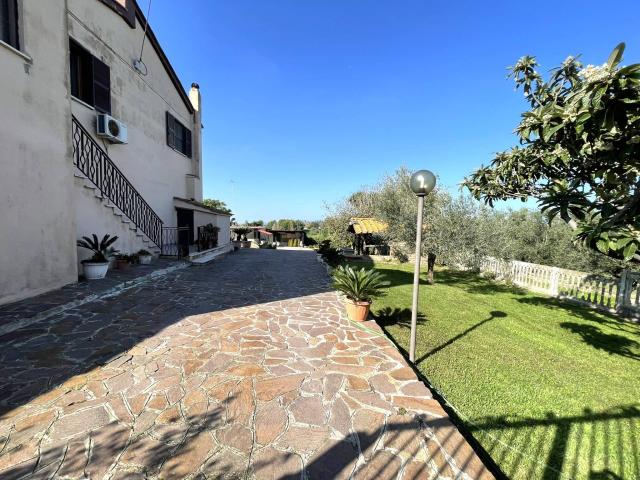Villa Indipendente in vendita a Roma Capitale, Lazio