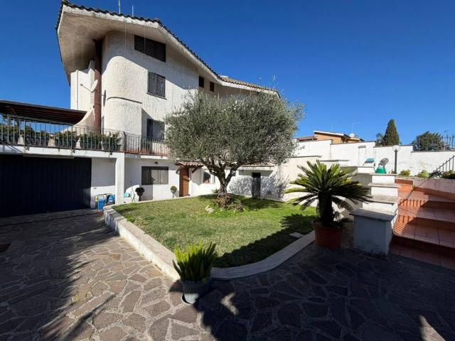 Villa Indipendente in vendita a Roma Capitale, Lazio