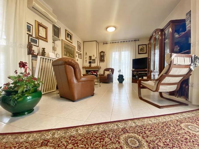 Villa Indipendente in vendita a Roma Capitale, Lazio