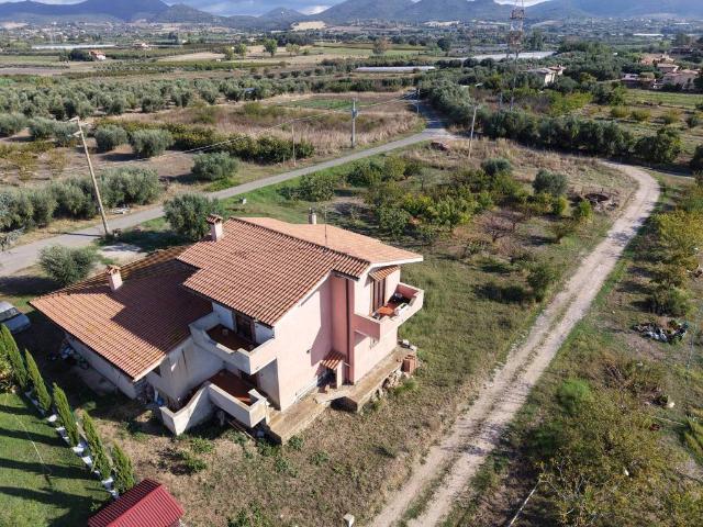 Villa Indipendente in vendita a Piano del Fregneto, Roma Capitale