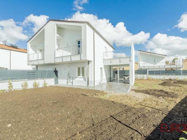 Villa Indipendente in vendita a Poggio dell'Asino, Roma Capitale