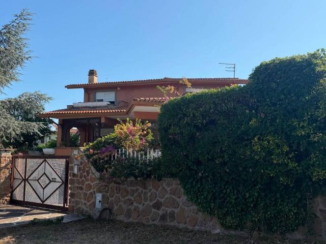 Villa Indipendente in vendita a Poggio Aurelio, Roma Capitale