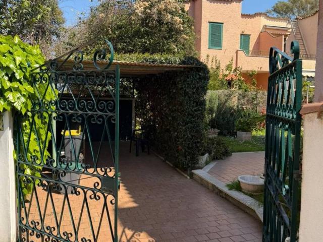 Villa Indipendente in vendita a Roma Capitale, Lazio