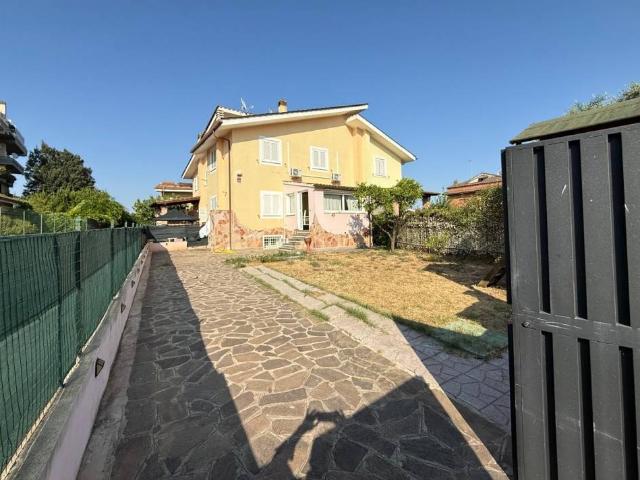 Villa Indipendente in vendita a Roma Capitale, Lazio