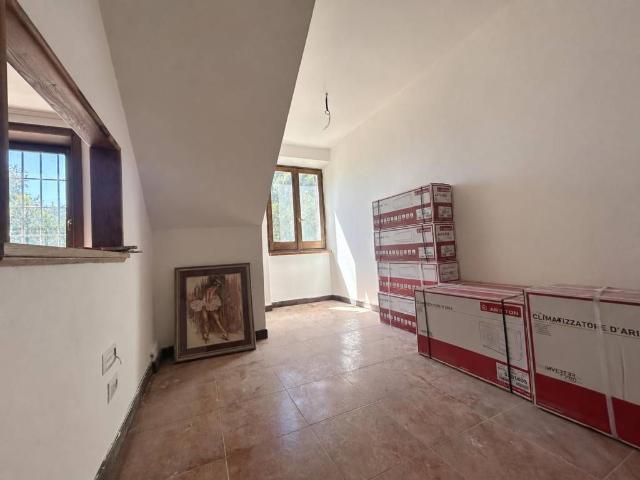 Villa Indipendente in vendita a Sasso, Roma Capitale