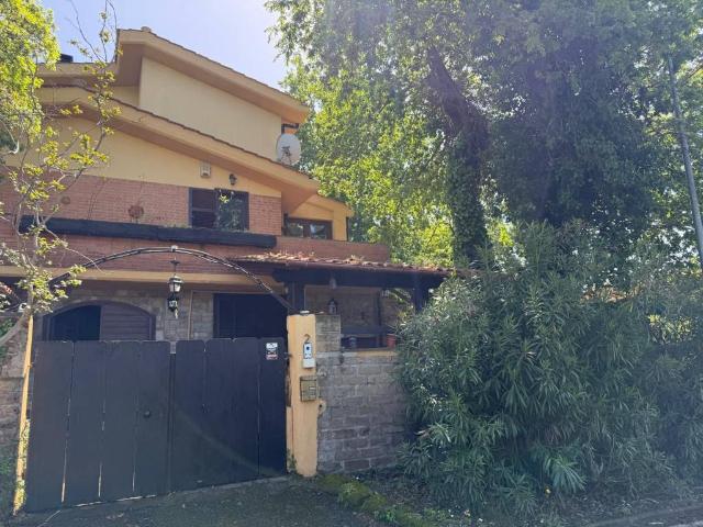 Villa Indipendente in vendita a Poggio Aurelio, Roma Capitale