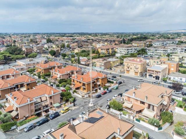 Villa Indipendente in vendita a Poggio dell'Asino, Roma Capitale