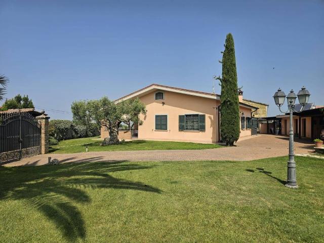 Villa Indipendente in vendita a Roma Capitale, Lazio