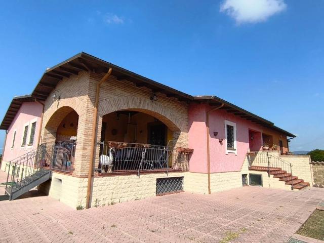 Villa Indipendente in vendita a Piano del Fregneto, Roma Capitale