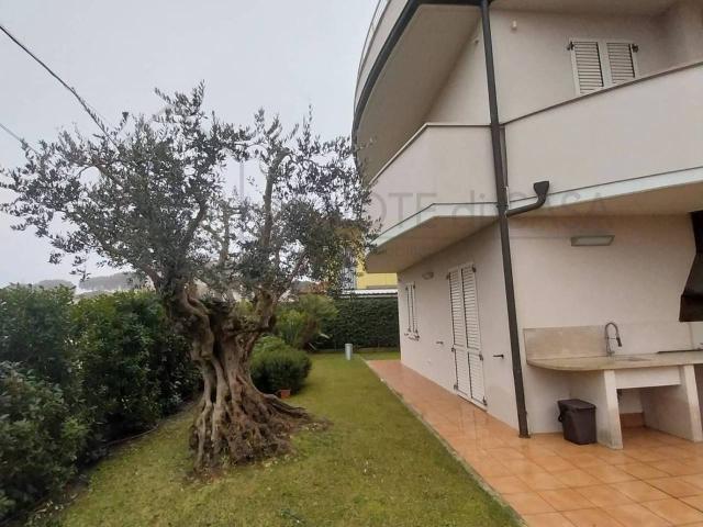 Villa Indipendente in vendita a Cervia, Reggio Emilia