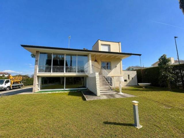 Villa Indipendente in vendita a Cervia, Reggio Emilia