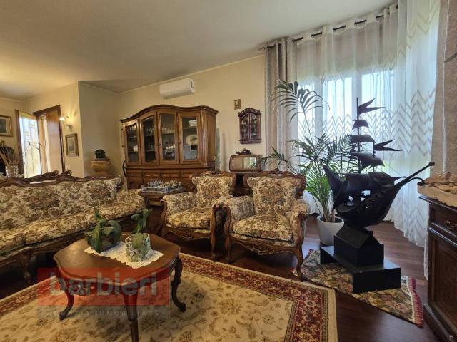 Villa Indipendente in vendita a Castiglione di Cervia, Cervia