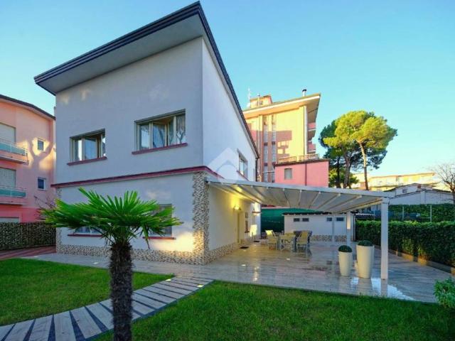 Villa Indipendente in vendita a Milano Marittima, Cervia