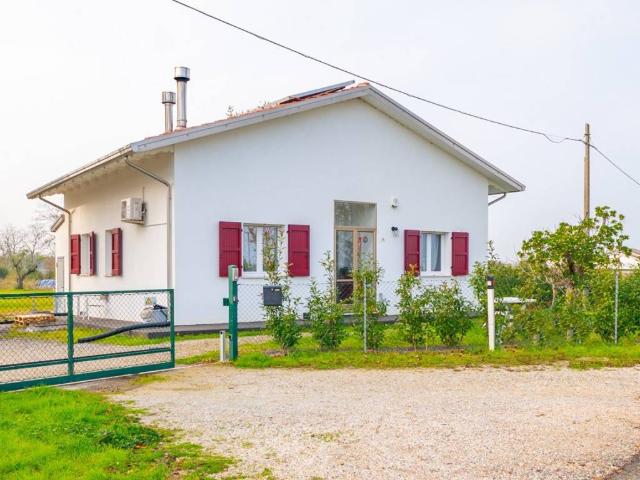 Villa Indipendente in vendita a Cervia, Reggio Emilia