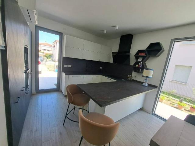 Villa Indipendente in vendita a Cervia, Reggio Emilia