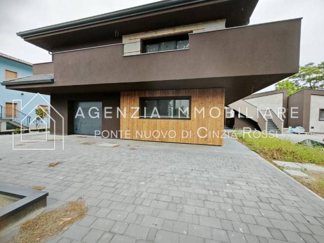 Villa Indipendente in vendita a Cervia, Reggio Emilia