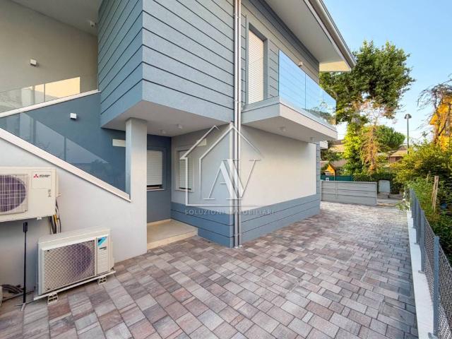 Villa Indipendente in vendita a Cervia, Reggio Emilia