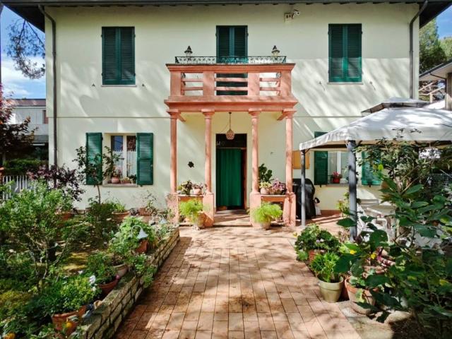 Villa Indipendente in vendita a Cervia, Reggio Emilia