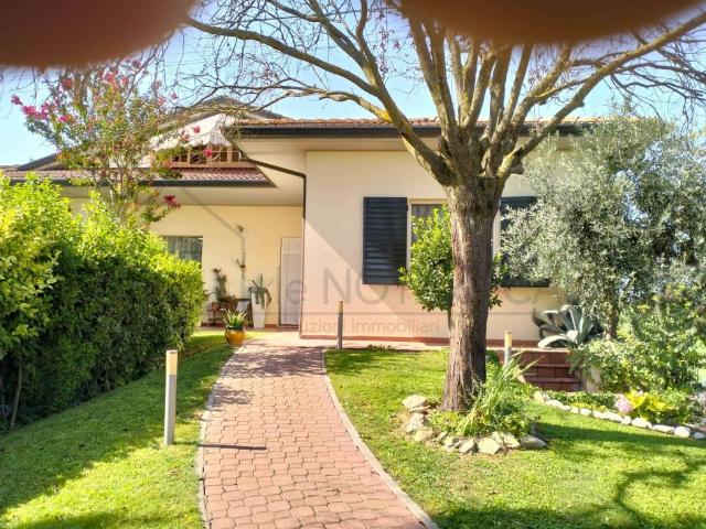 Villa Indipendente in vendita a Cervia, Reggio Emilia