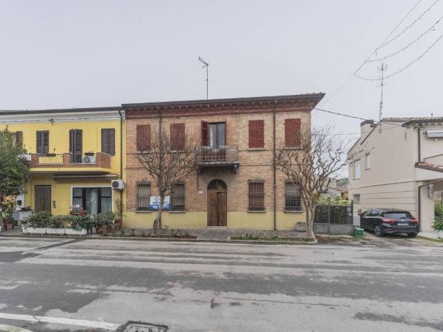 Villa Indipendente in vendita a Castiglione di Cervia, Cervia