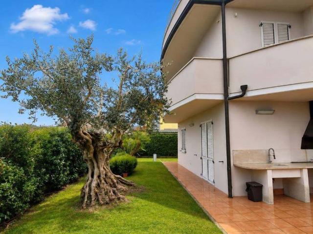 Villa Indipendente in vendita a Cervia, Reggio Emilia