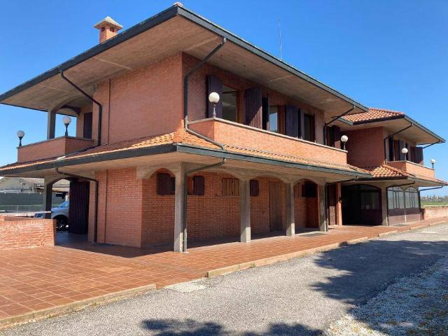 Villa Indipendente in vendita a Cervia, Reggio Emilia