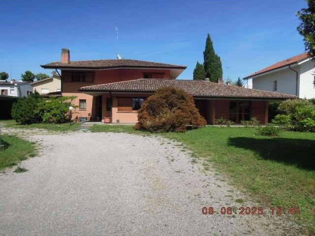 Villa Indipendente in vendita a Cervignano Del Friuli, Friuli-Venezia Giulia