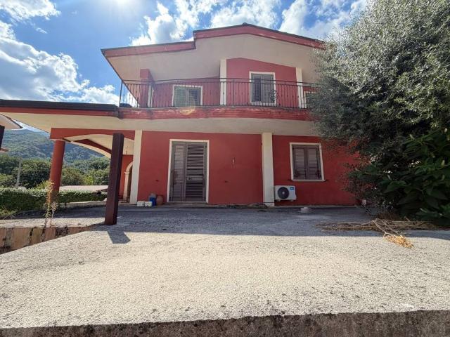 Villa Indipendente in vendita a Salomoni, Cervinara