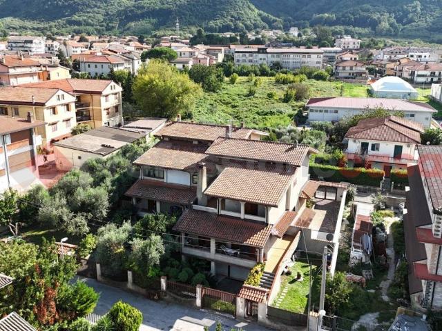 Villa Indipendente in vendita a Cervinara, Campania
