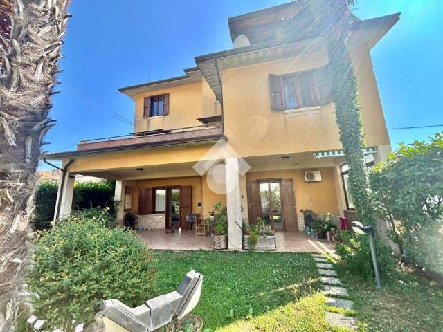 Villa Indipendente in vendita a Cervinara, Campania