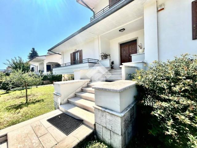 Villa Indipendente in vendita a Cervinara, Campania