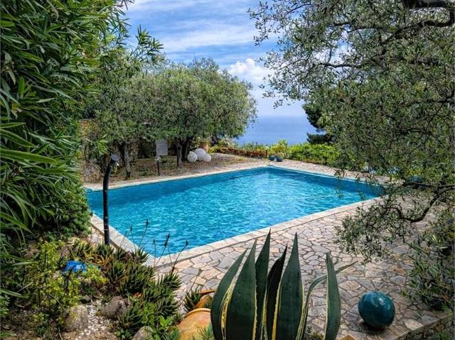 Villa Indipendente in vendita a Capo Mimosa, Cervo