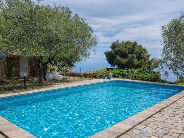 Villa Indipendente in vendita a Capo Mimosa, Cervo