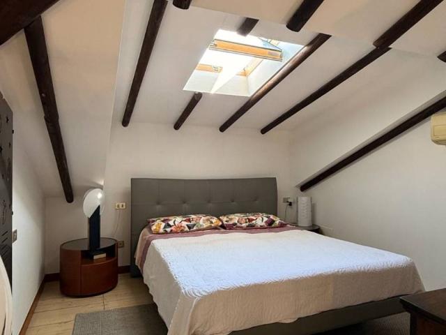 Villa Indipendente in vendita a Quartiere Giardino, Cesano Boscone