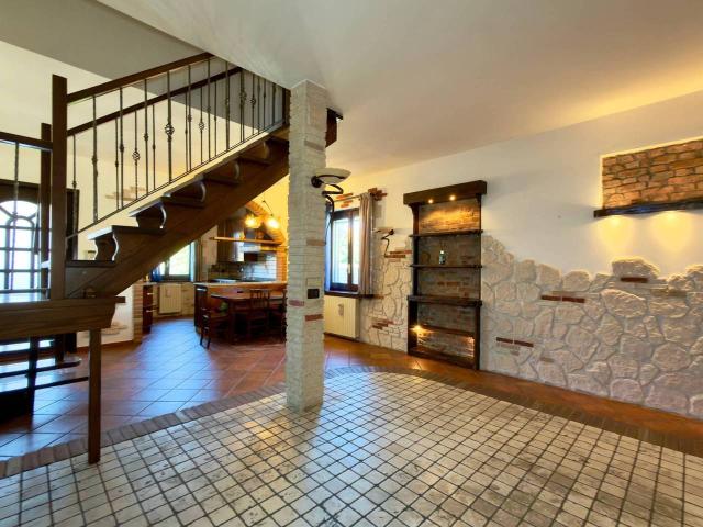 Villa Indipendente in vendita a Molinello, Cesano Maderno
