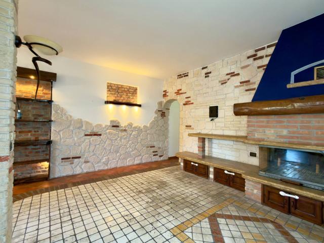 Villa Indipendente in vendita a Molinello, Cesano Maderno