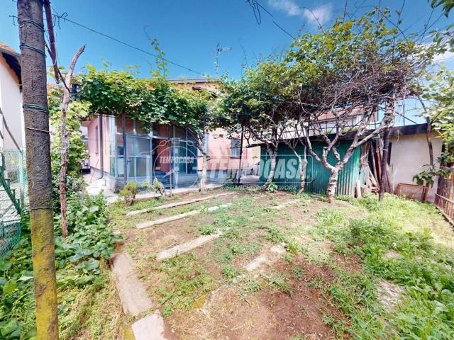 Villa Indipendente in vendita a Cesano Maderno, Lombardia