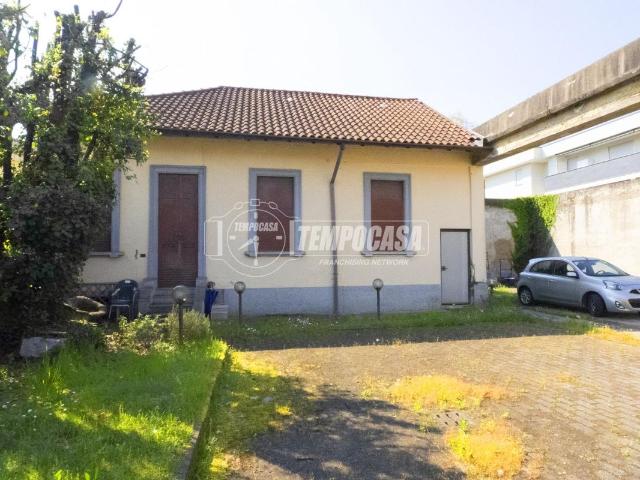 Villa Indipendente in vendita a Cesano Maderno, Lombardia