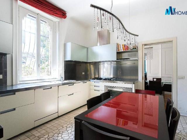 Villa Indipendente in vendita a Cesano Maderno, Lombardia